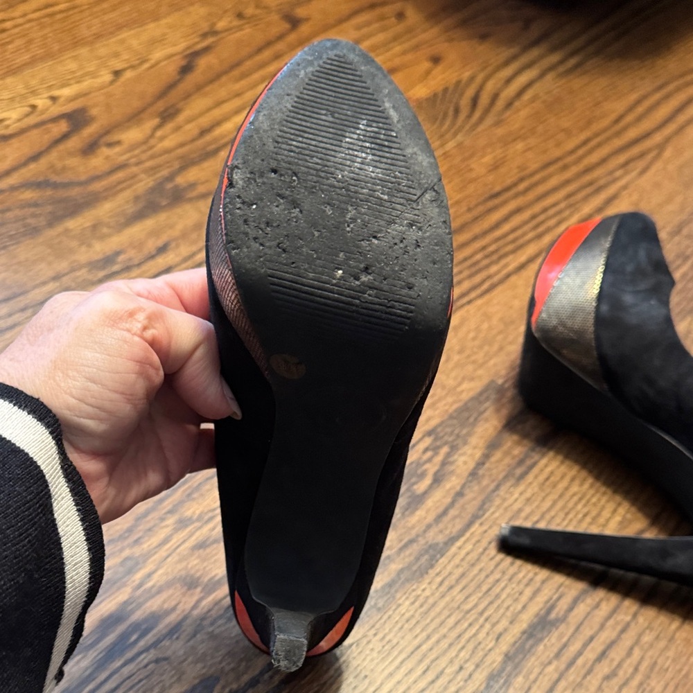 Jessica Simpson Black Suede Pumps with Red Accents size 8.5 M or 38.5 - Picture 2 of 8
